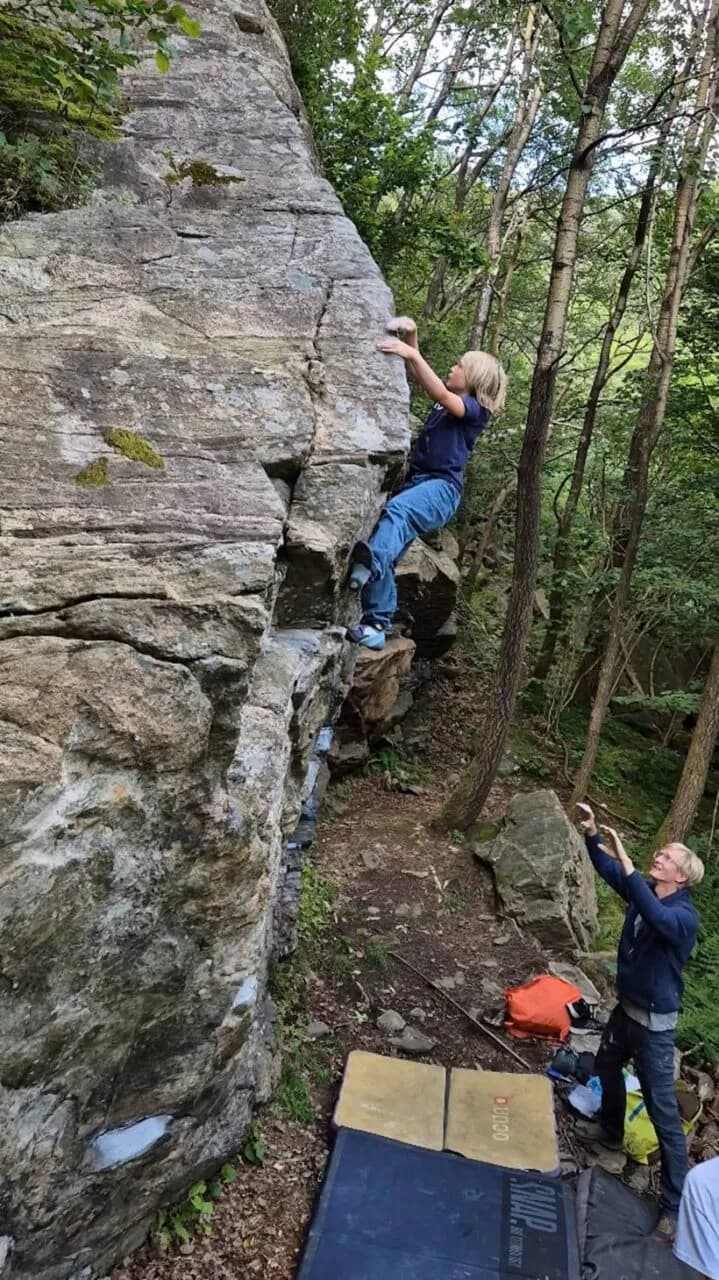 en person på buldrefeltet munkebotn