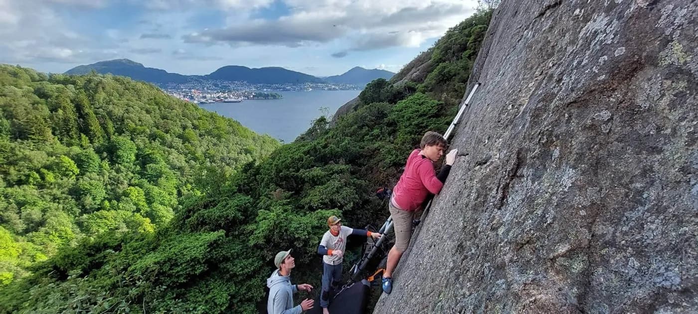 en som buldrer, to som spotter